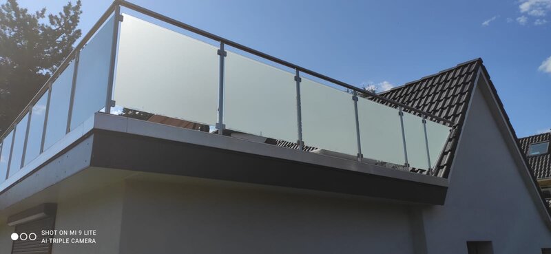 Tamplarie PVC, rulouri exterioare, sisteme din sticla securizata 2Day Glass