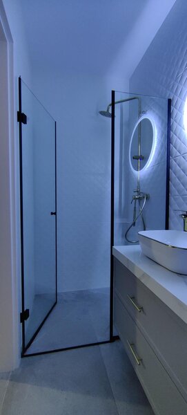 Tamplarie PVC, rulouri exterioare, sisteme din sticla securizata 2Day Glass